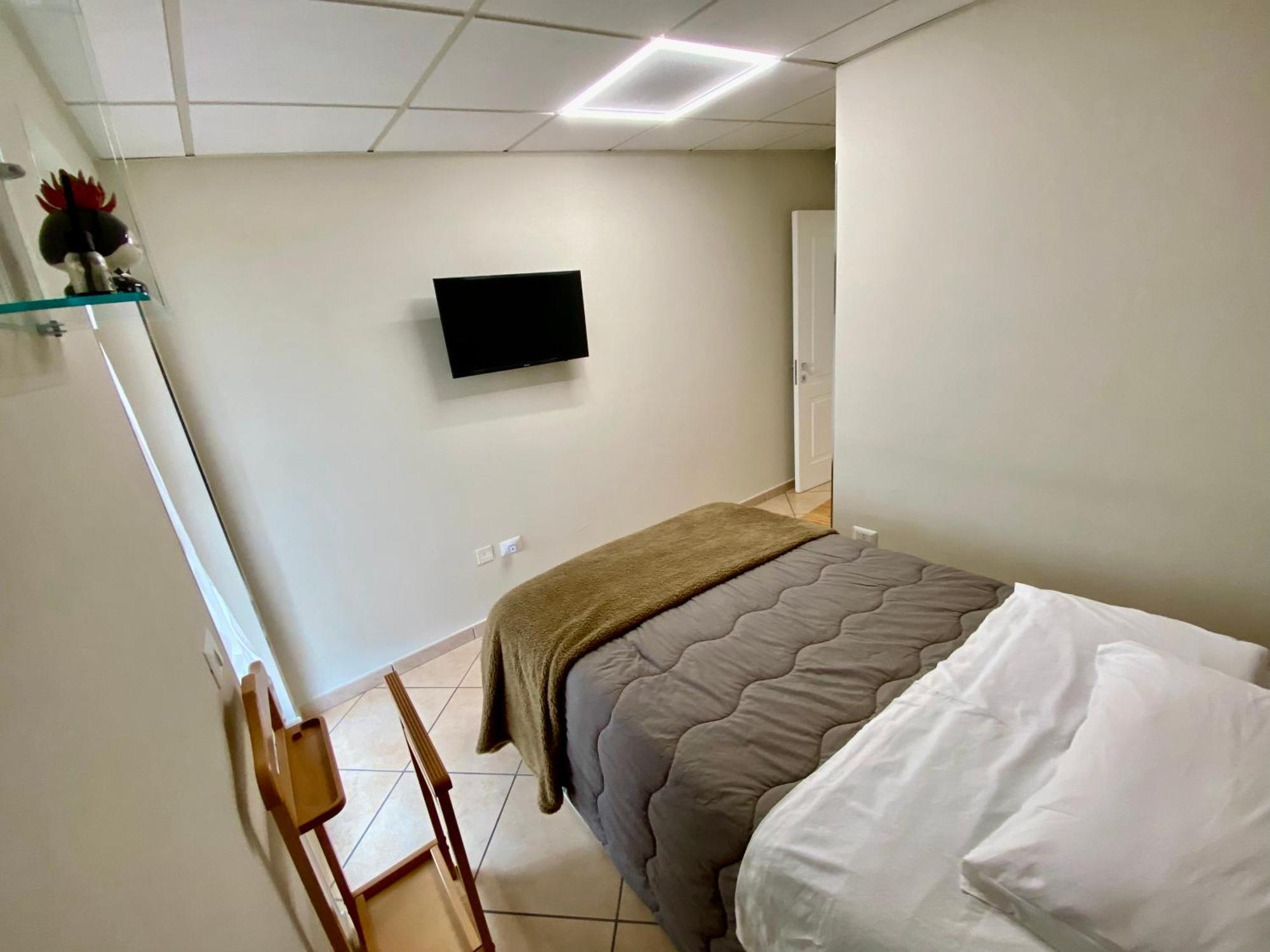 Appartamento Casa Crispino Mansarda N4 Per 3 Persone Frattaminore Zewnętrze zdjęcie